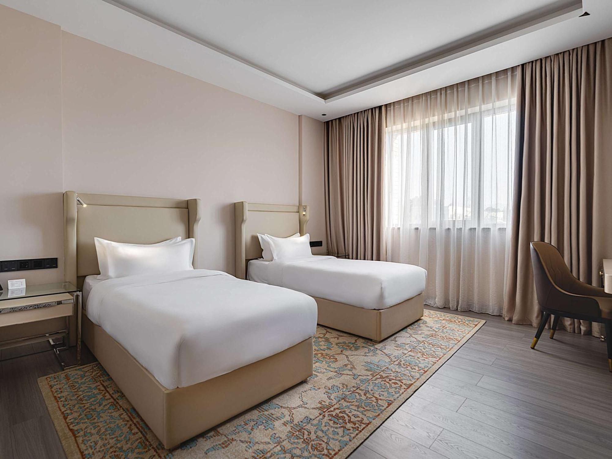 Moevenpick Samarkand Bagian luar foto