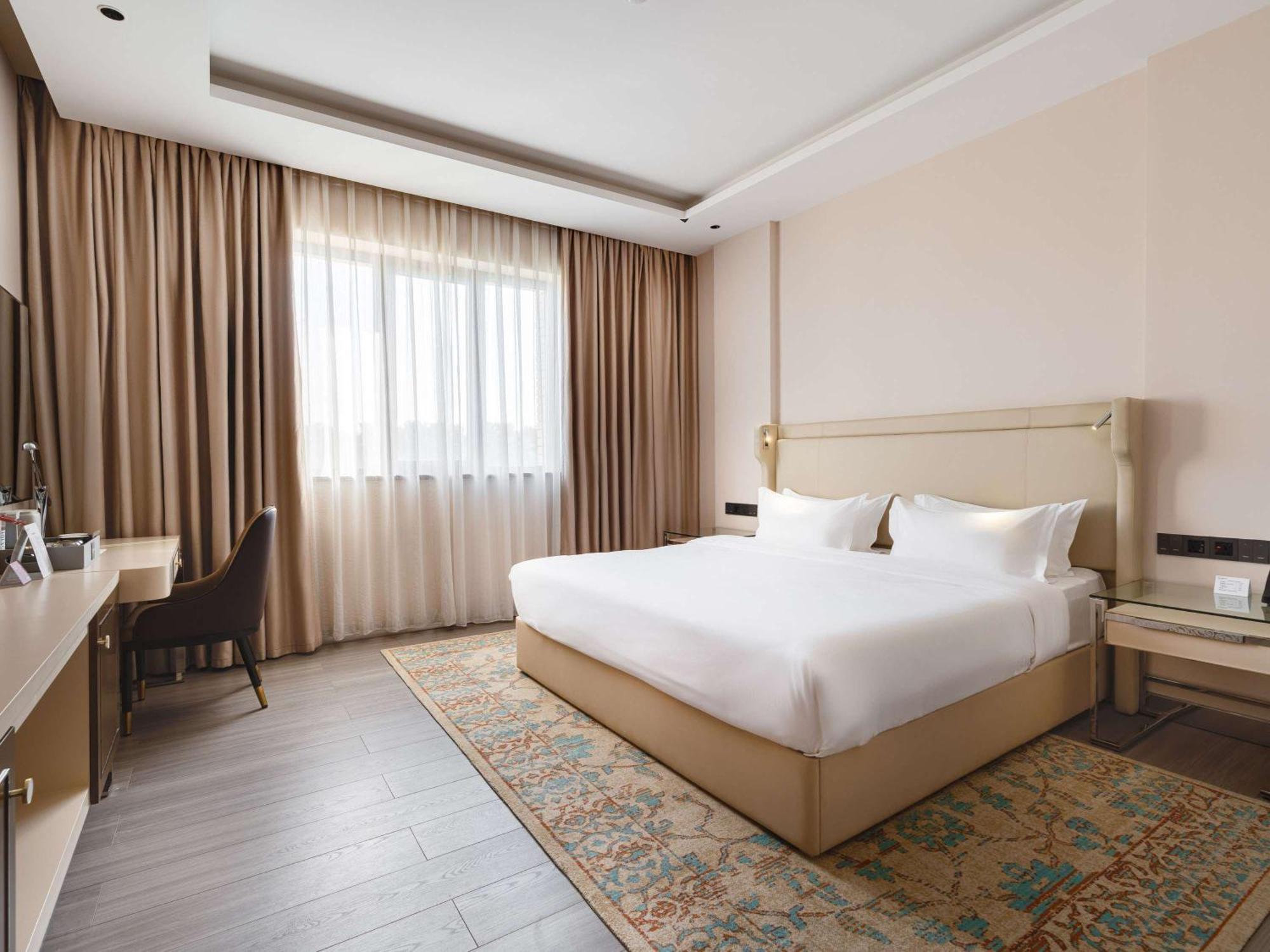 Moevenpick Samarkand Bagian luar foto